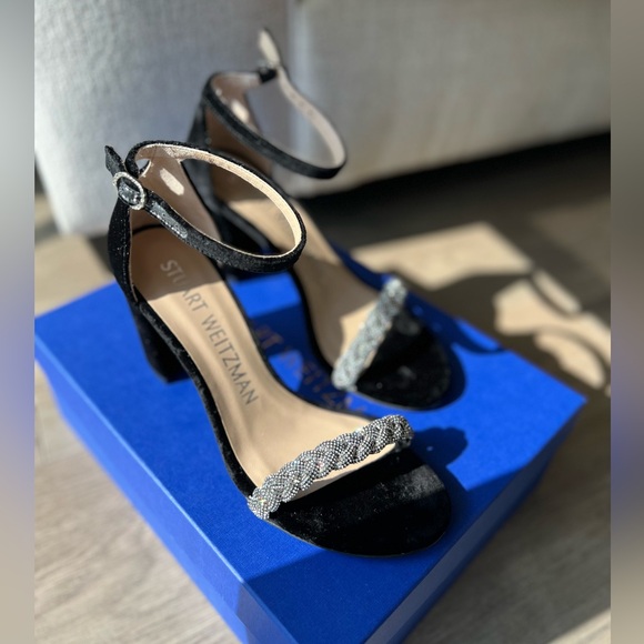 STUART WEITZMAN High-shine Sandal, Size 7.5 - Picture 9 of 10
